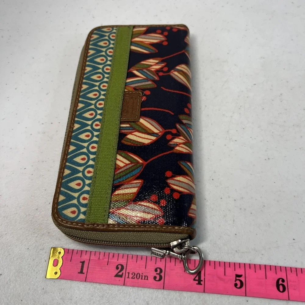 Vintage Fossil Key-Per Zip Around Card Wallet Coated Canvas City